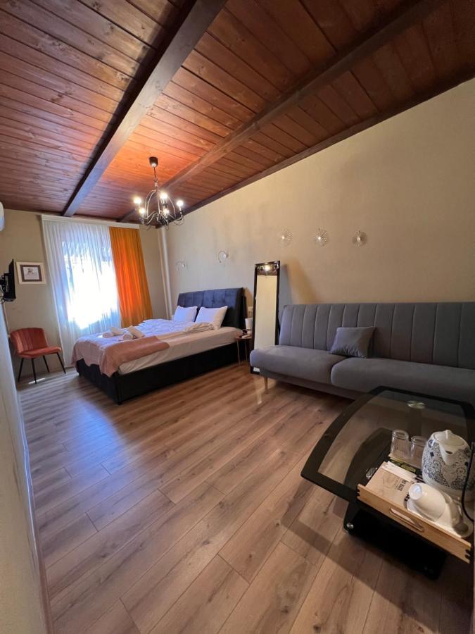 Hotel Old Tbilisi 5 Rooms Buitenkant foto